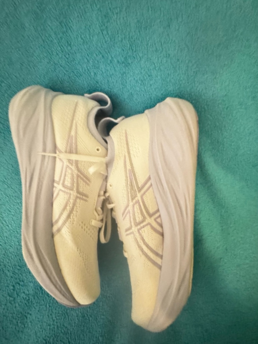 ASICS Women’s Running Shoes in Light cream & light lilac trim - Picture 7 of 8